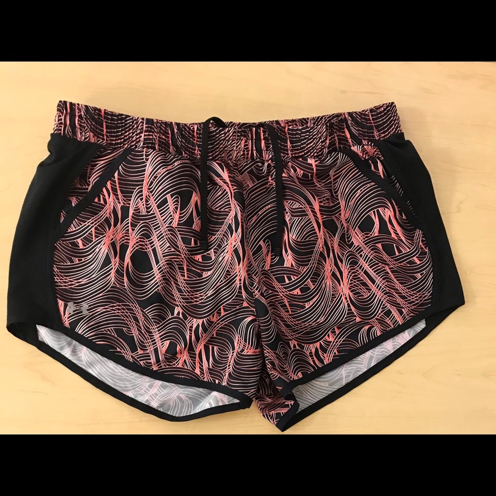 UNDER ARMOUR Women’s Shorts  🌸🌺1 Hour Sale🌺🌸